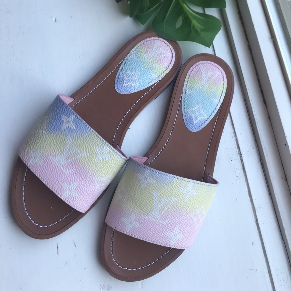 Louis Vuitton women’s flat sandals